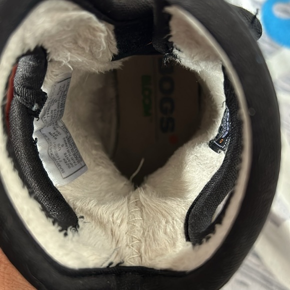 BABY BLACK BOGS II SOLID Baby and Toddlers,like new - Picture 6 of 6